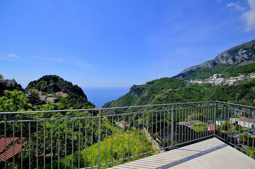 Pontone Villa Sleeps 4 Pool Air Con Wifi