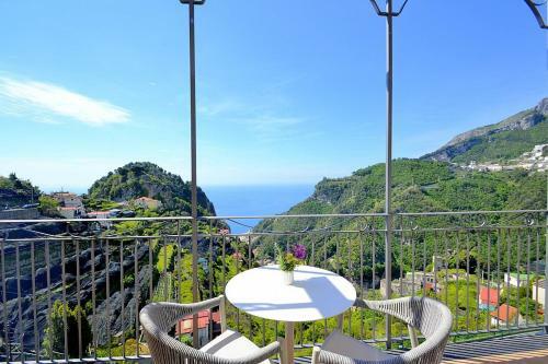Pontone Villa Sleeps 5 Pool Air Con Wifi
