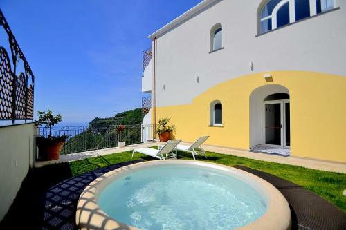 Pontone Villa Sleeps 2 With Pool And Air Con