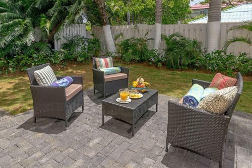 New 3-bed On Hip Strip, Beach Access, Sleeps 8