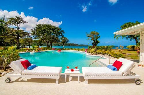 Unity Hall Villa Sleeps 10 With Pool And Air Con