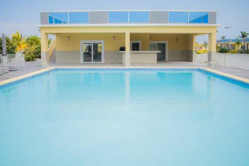 The Marina Villa de Sonja