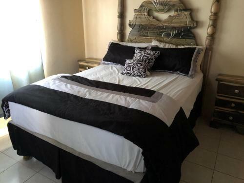 Florence Hall Boulevard Holiday Home