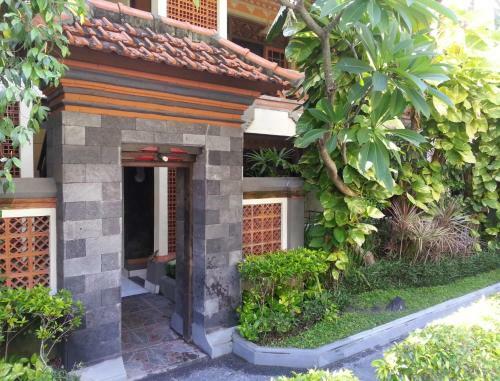 Hotel Dewa Bharata Bungalows Legian