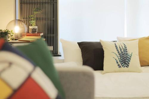 Apartamento 202 : Bright Modern Apt Close To Peace Park 6ppl