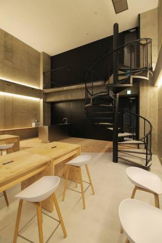 Small Hotel - Hondori Shopping Arcade (3g)