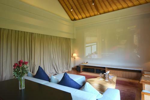 Villa The Shanti Residence