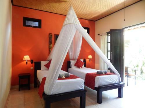 Hostal Giri Sari Guest House