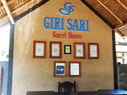 Hostal Giri Sari Guest House