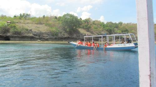 Hostal Giri Sari Guest House
