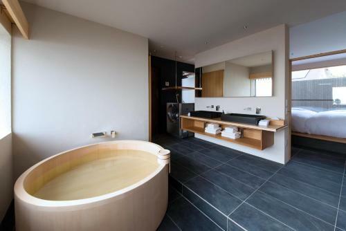 Bed & Breakfast Modern Ryokan Kishi-ke