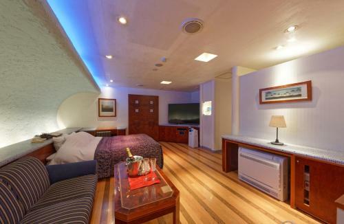 Hotel Noon (Adult Only)