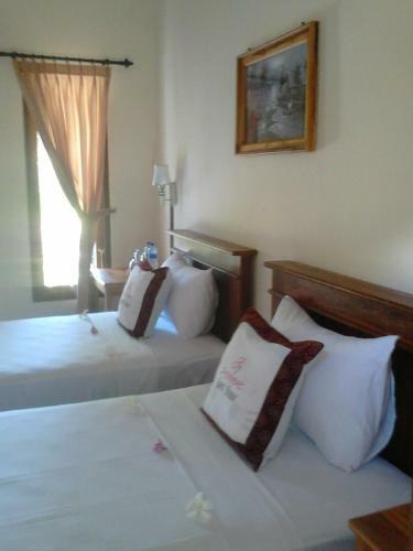 Hostal Sudi Guest House