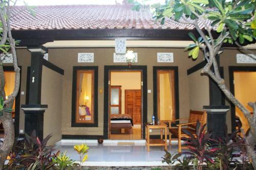 Hostal Sudi Guest House