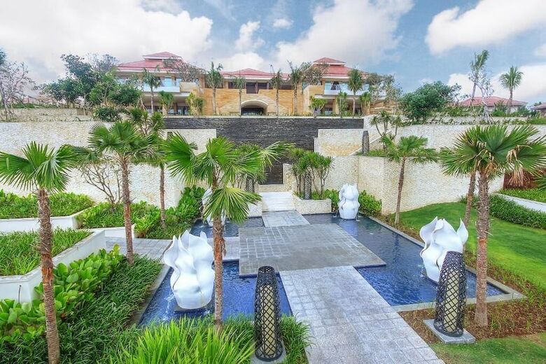 Mulia Villas