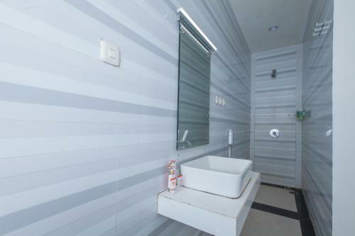Hostal Cleo Guesthouse