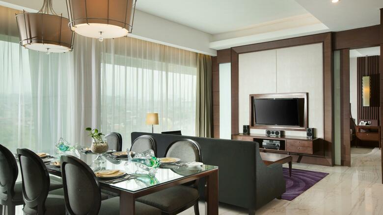 Aston Primera Pasteur Hotel And Convention Center