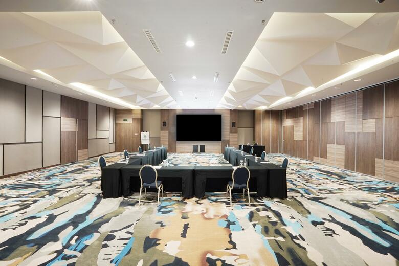 Aston Primera Pasteur Hotel And Convention Center