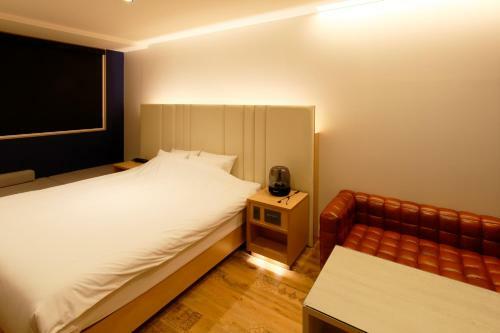 Knows Hotel