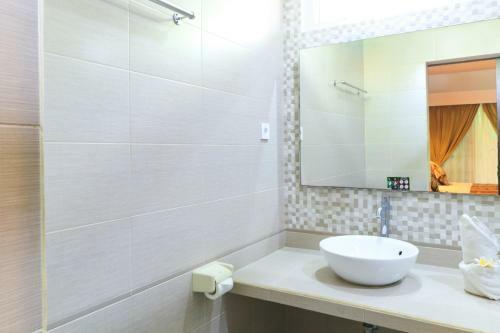 Hostal Ayu Lili Garden Cottages