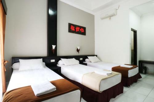 Hostal Warapsari Inn