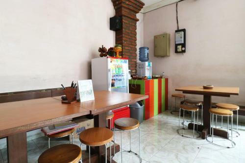 Hostal Warapsari Inn