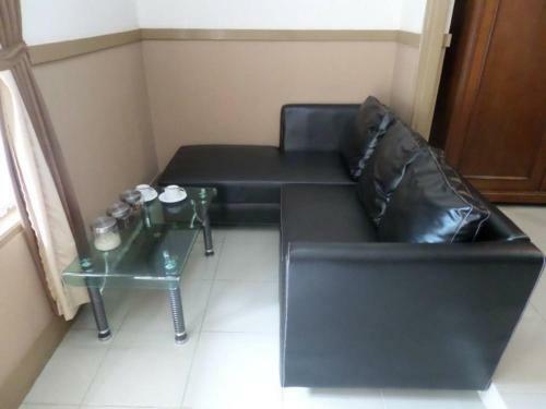 Hostal Ndalem Suratin Guesthouse