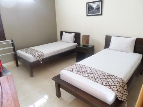 Hostal Ndalem Suratin Guesthouse