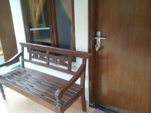 Hostal Ndalem Suratin Guesthouse