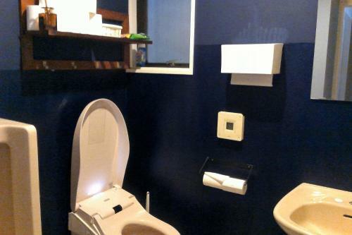 Django Hostel & Lounge