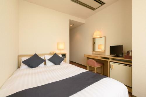 Oyo Ueda Station Hotel