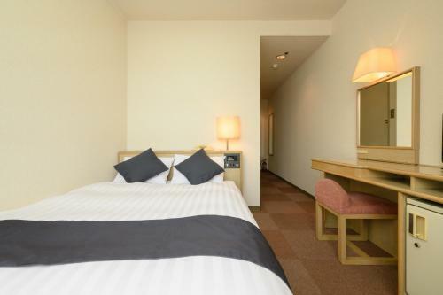 Oyo Ueda Station Hotel