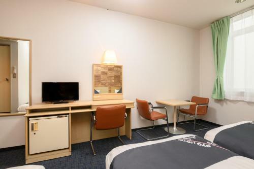Oyo Ueda Station Hotel