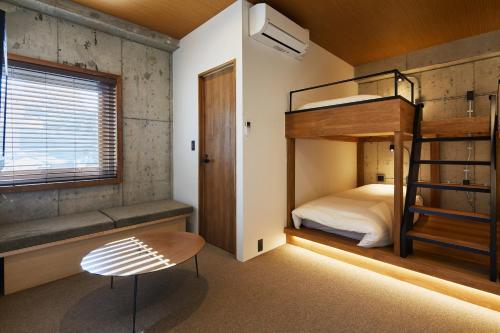 Mizuka Nakasu 5 - Unmanned Hotel -