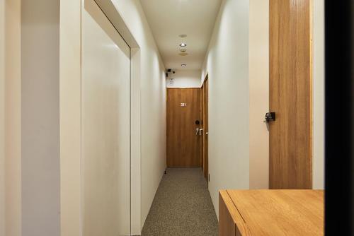 Mizuka Imaizumi 4 - Unmanned Hotel -