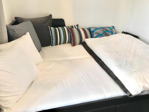 Local Hakata Apartment 1103