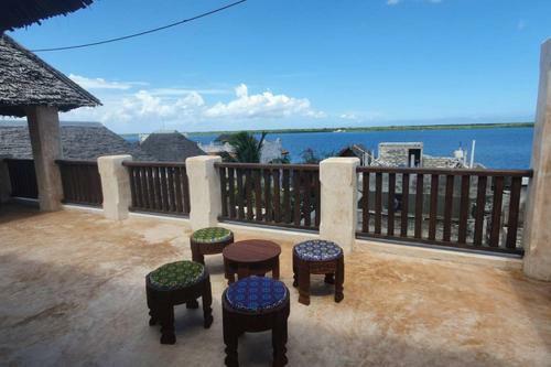 Oneway House Lamu Seaview Rooftop & Pool