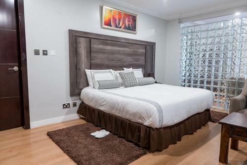 Hotel Makel Suites And Lounge