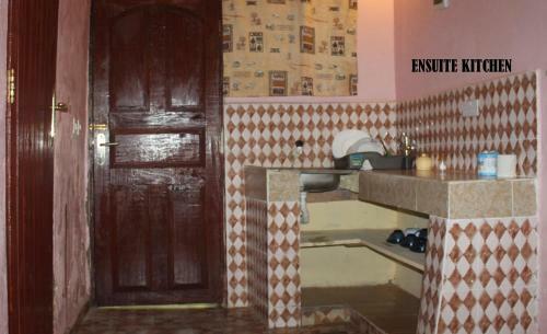 Bed & Breakfast Bidi Badu Airstrip Inn