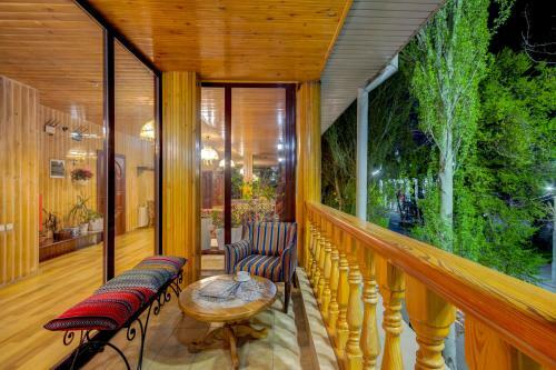 Navat Hotel