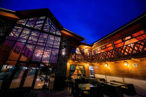 Hyde Park Hotel
