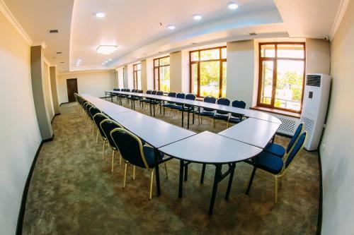 Osh Grand Hotel Chavo