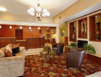 Holiday Inn Express Hotel & Suites