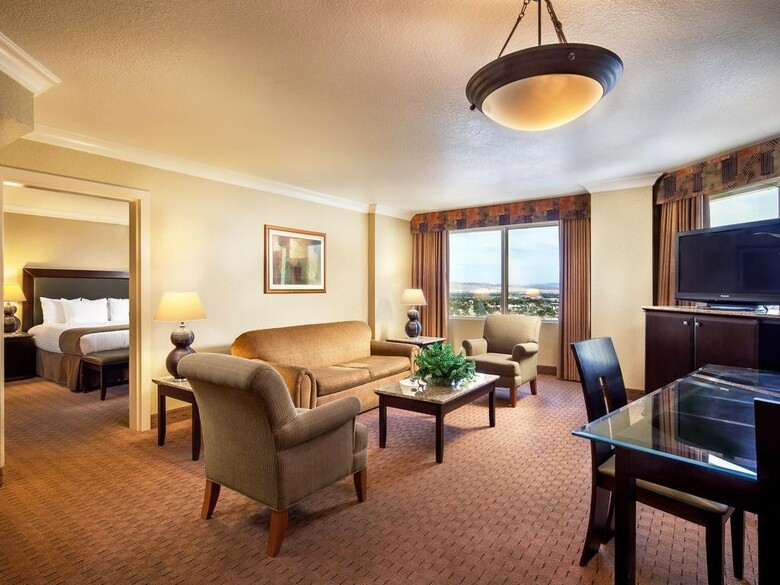 The Strat Hotel, Casino & Tower