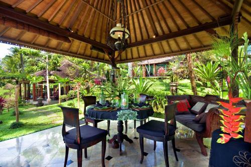 The Mahogany Villa