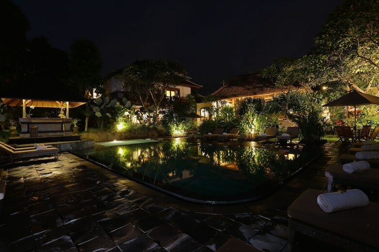 Hotel Sri Ratih Cottages