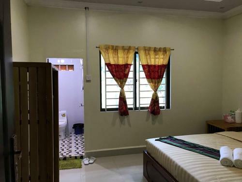 Hostal Manel Guesthouse And Restaurant