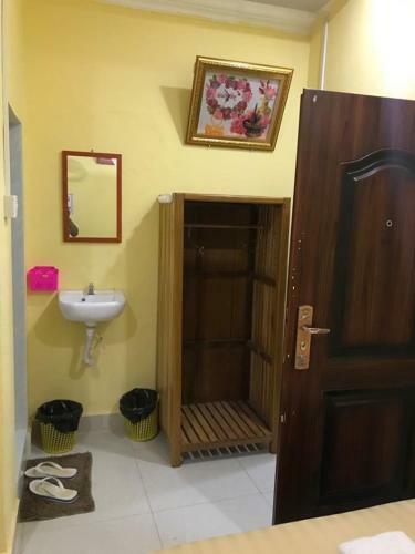 Hostal Manel Guesthouse And Restaurant