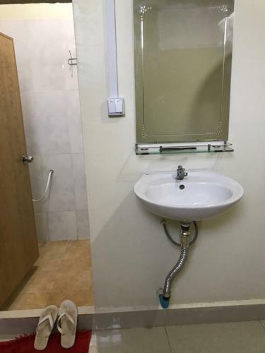 Hostal Manel Guesthouse And Restaurant