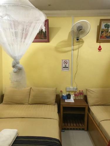 Hostal Manel Guesthouse And Restaurant